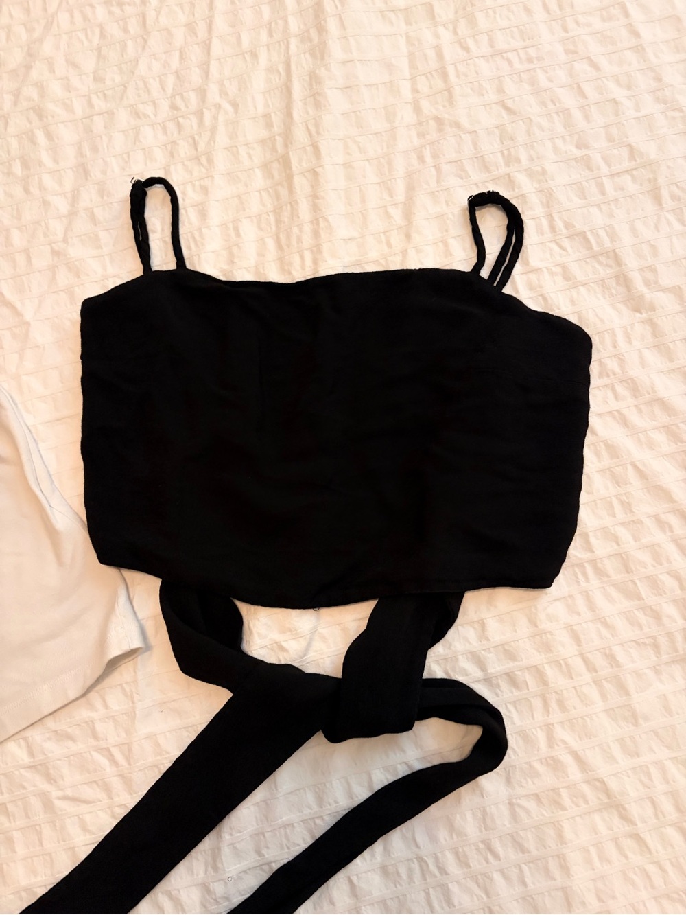 Brandy Melville Cropped Tank Duo - Black and White - Picture 3 of 5